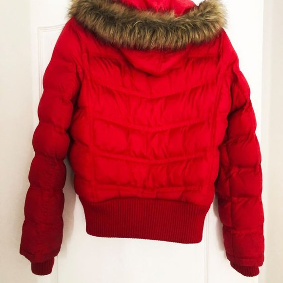 GUESS RED BUBBLE JACKET SIZE LARGE FITS LIKE A SMALL - Picture 2 of 4